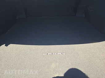 2025 Toyota Camry LE - miniatura 17