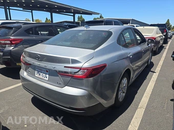 2025 Toyota Camry LE - miniatura 4