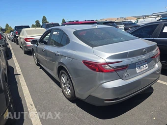 2025 Toyota Camry LE - miniatura 6