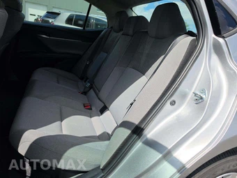 2025 Toyota Camry LE – miniatura 10