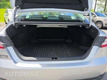 2025 Toyota Camry LE – miniatura 11