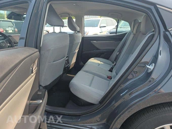 2025 Toyota Camry LE - miniatura 13