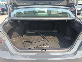 2025 Toyota Camry LE - miniatura 14