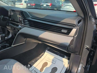 2025 Toyota Camry LE - miniatura 19