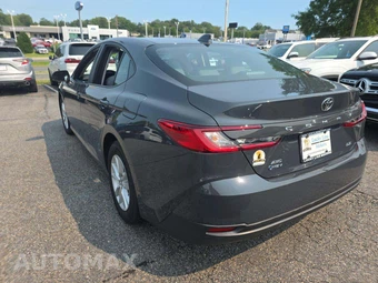 2025 Toyota Camry LE - miniatura 2