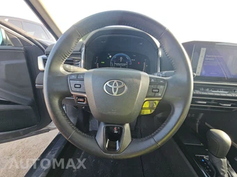 2025 Toyota Camry LE - miniatura 10