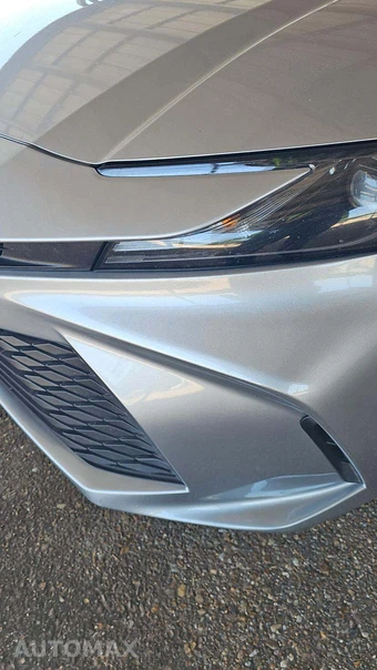 2025 Toyota Camry LE - miniatura 20