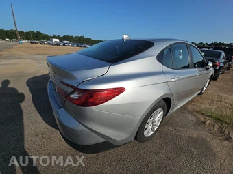 2025 Toyota Camry LE - miniatura 4