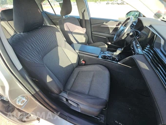 2025 Toyota Camry LE - miniatura 8