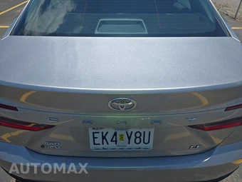 2025 Toyota Camry LE - miniatura 17