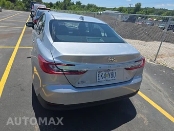2025 Toyota Camry LE - miniatura 5