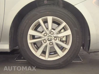 2025 Toyota Camry LE - miniatura 10