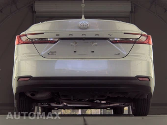 2025 Toyota Camry LE - miniatura 7
