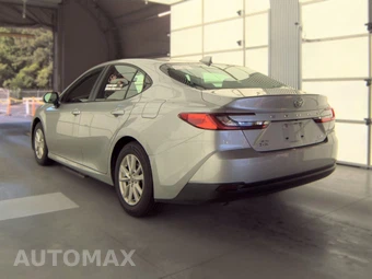 2025 Toyota Camry LE - miniatura 8