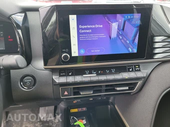 2025 Toyota Camry LE - miniatura 17