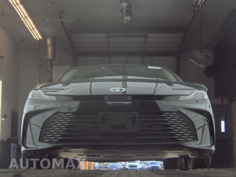 2025 Toyota Camry LE - miniatura 3