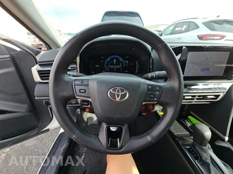 2025 Toyota Camry LE - miniatura 16