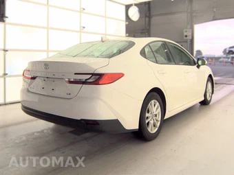 2025 Toyota Camry LE - miniatura 5