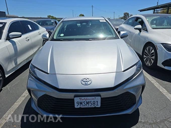 2025 Toyota Camry LE - miniatura 2
