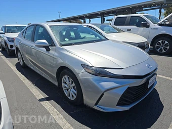 2025 Toyota Camry LE - miniatura 3