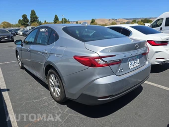 2025 Toyota Camry LE - miniatura 6