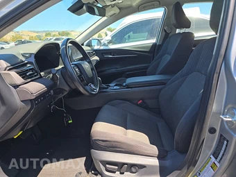 2025 Toyota Camry LE - miniatura 7