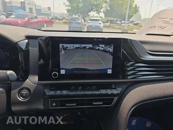 2025 Toyota Camry LE - miniatura 7
