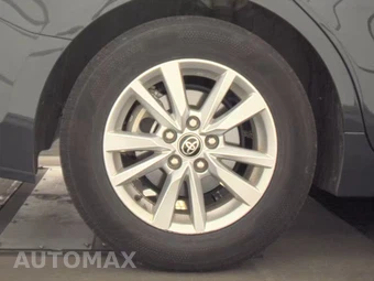 2025 Toyota Camry LE – miniatura 11
