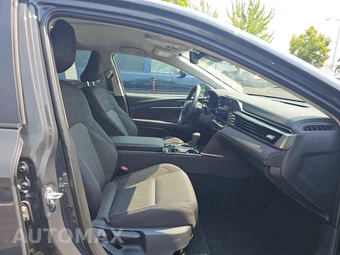 2025 Toyota Camry LE – miniatura 14