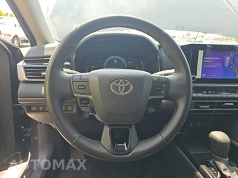 2025 Toyota Camry LE – miniatura 16