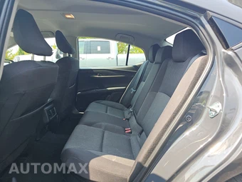 2025 Toyota Camry LE – miniatura 19
