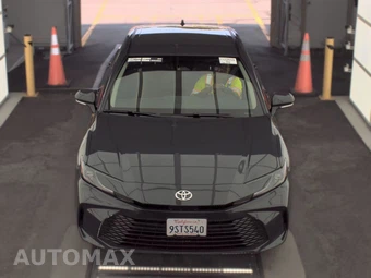 2025 Toyota Camry LE – miniatura 2