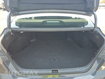 2025 Toyota Camry LE – miniatura 23