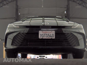 2025 Toyota Camry LE – miniatura 3