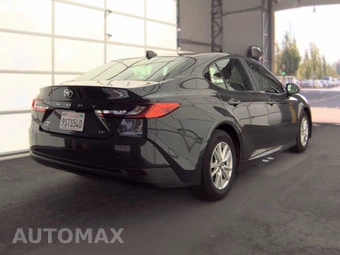 2025 Toyota Camry LE – miniatura 5