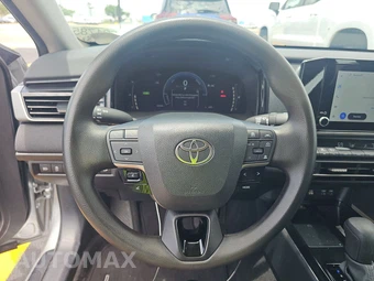 2025 Toyota Camry LE – miniatura 10