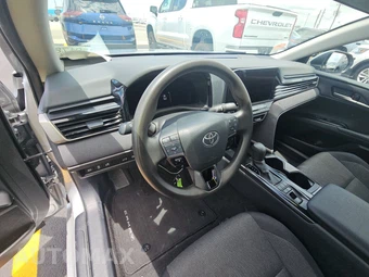 2025 Toyota Camry LE – miniatura 11