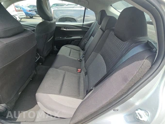 2025 Toyota Camry LE – miniatura 13