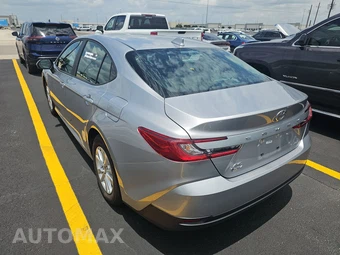2025 Toyota Camry LE – miniatura 6