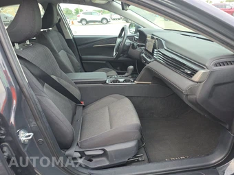 2025 Toyota Camry LE - miniatura 14