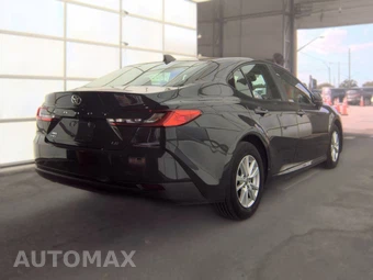 2025 Toyota Camry LE - miniatura 5