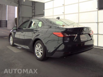 2025 Toyota Camry LE - miniatura 8