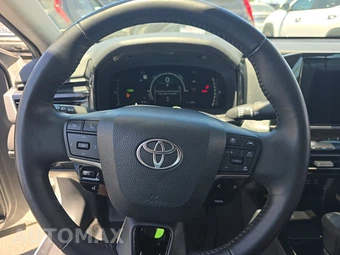 2025 Toyota Camry LE - miniatura 10