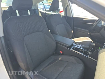 2025 Toyota Camry LE - miniatura 8