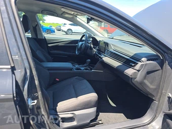 2025 Toyota Camry LE - miniatura 14