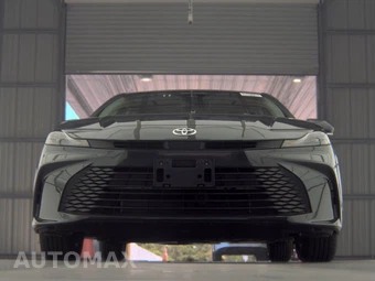 2025 Toyota Camry LE - miniatura 3