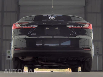 2025 Toyota Camry LE - miniatura 7
