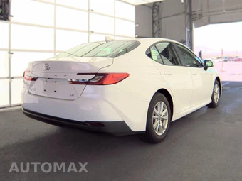 2025 Toyota Camry LE - miniatura 5