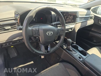 2025 Toyota Camry LE - miniatura 11