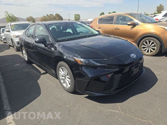 2025 Toyota Camry LE - miniatura 3
